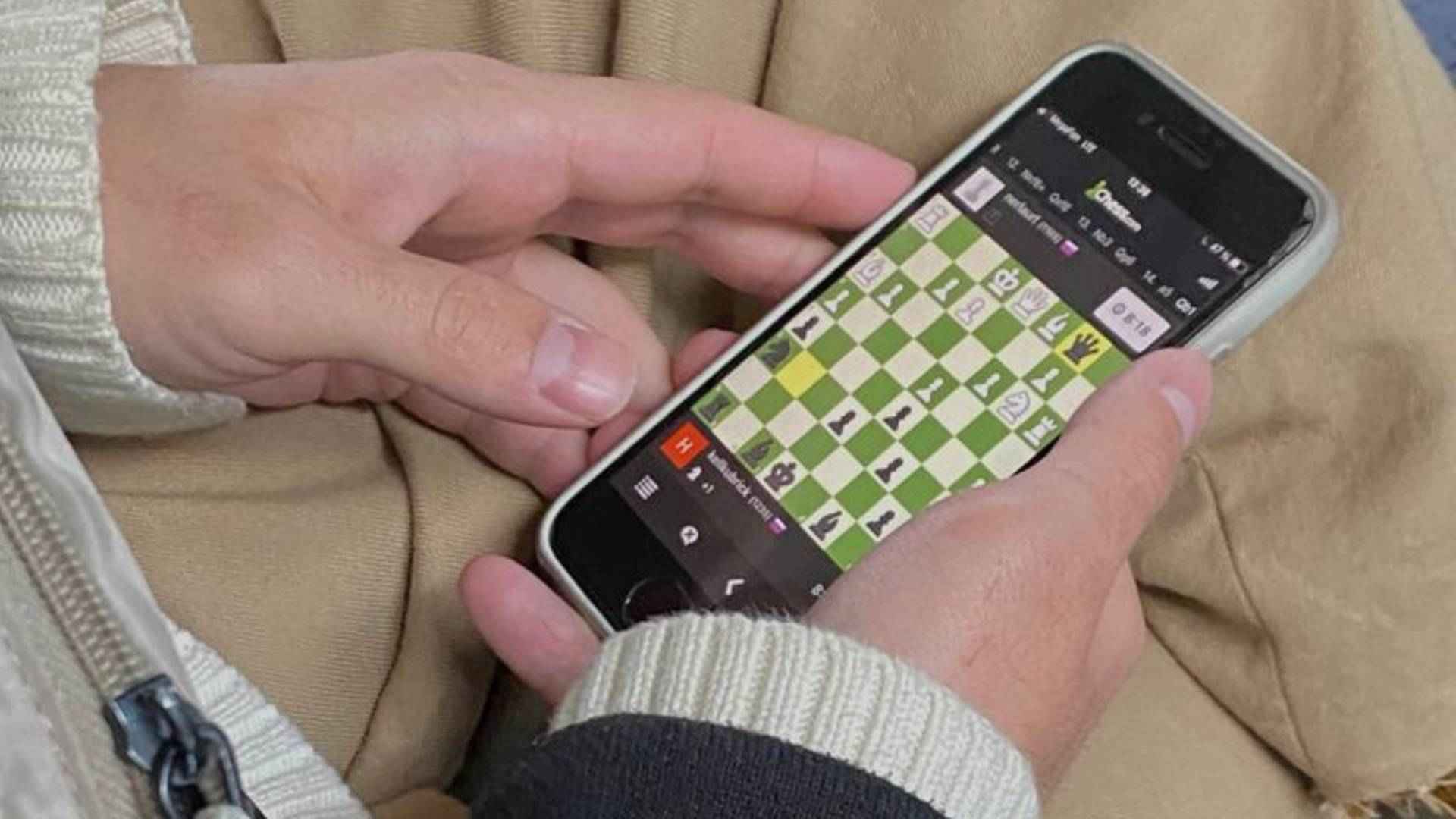 The Benefits of Playing Different Poker Games